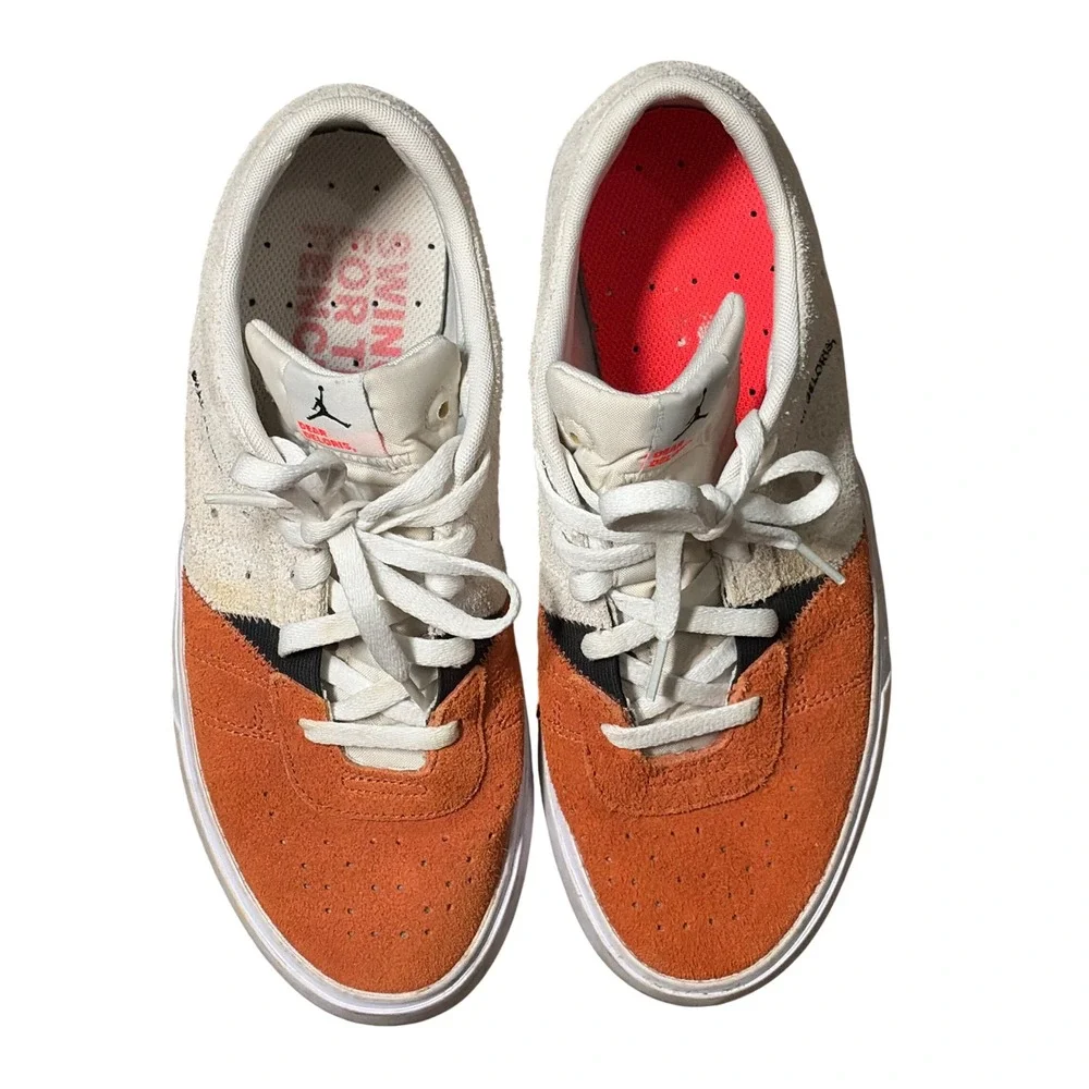 Jordan Series .01‎ Dear Deloris Mens Size 8.5 Sail Orange Suede Low Top Sneakers
